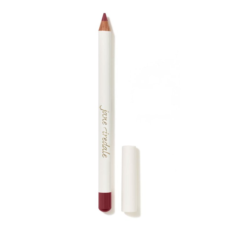 Na obrázku je tužka na rty značky Jane Iredale. Má elegantní bílý korpus s logem značky a barevný konec odpovídající odstínu tužky. Jedná se o univerzální tužky, které lze použít jak pro konturování rtů, tak pro jejich úplné vyplnění.