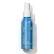 Na fotografii je elegantní modrá lahvička s bílým rozprašovačem vody Jane Iredale D2O Hydration Spray o obsahu 90 ml. Produkt má označení ECOCERT, které potvrzuje organický a přírodní původ jeho složek.