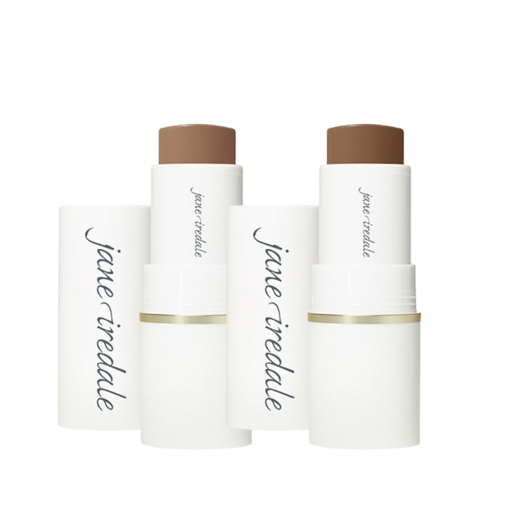 Na obrázku vidíme dva multifunkční krémové minerální bronzery ve formě tyčinky (stick) Glow Time Bronzer Stick značky Jane Iredale v odstínech Scorch a Sizzle.