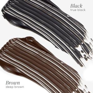 Na zdjęciu widać dwa kolory tuszu do rzęs rozprowadzone na białym tle w formie pociągnięć: Black (true black) — intensywna, głęboka czerń. Brown (deep brown) — ciemny, głęboki brąz.