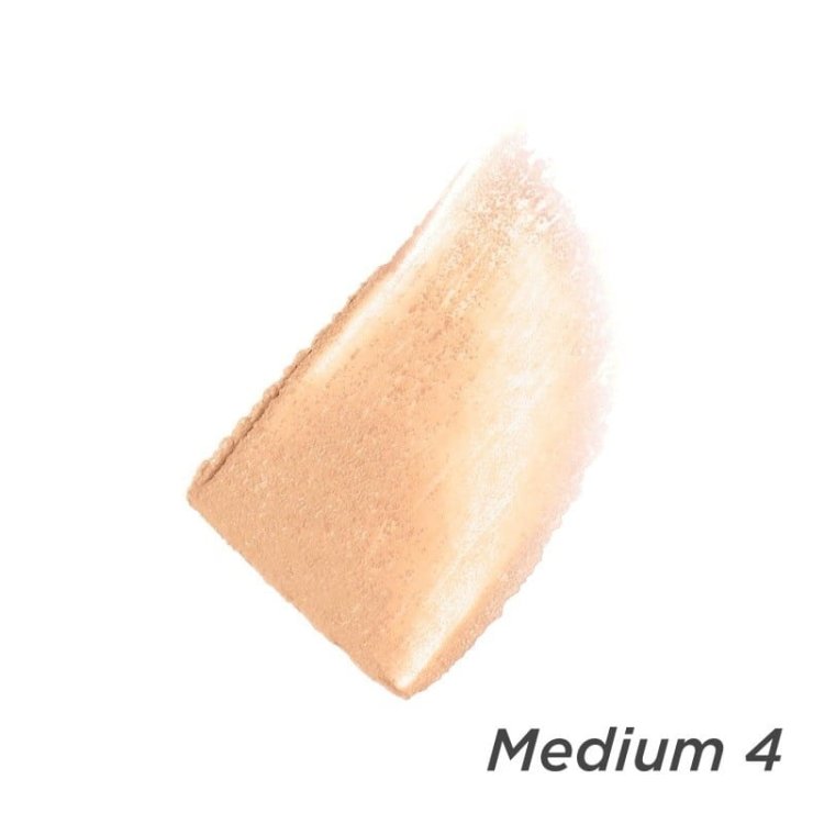 Vzorek make-upu v odstínu „Medium 4“. Jde o neutrálně teplý tón s lehkými zlato-béžovými podtóny. Sjednocuje tón středně tmavé pleti, zejména pokud má pleť přirozené opálení nebo olivový nádech.