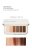 Paletka očních stínů jane iredale Naturally Matte. Paletka má bílé minimalistické balení a obsahuje šest odstínů: od krémově béžové až po intenzivní, teplou hnědou. Dole jsou viditelné swatche barev, které ukazují jejich přirozený, matný finiš.