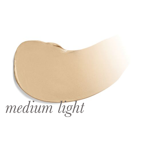 Vzorek barvy Medium Light – je to odstín v teplých tónech s jemnými žlutými podtóny, který dodává pleti zářivý vzhled. Hodí se pro osoby se světlou nebo střední pletí.