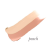 Dvoubarevný vzorek korektoru Circle Delete Concealer Peach. Jedna část produktu má více broskvový odstín, který pomáhá neutralizovat modřiny, druhá část má klasický béžový odstín pro vyrovnání tónu pleti.