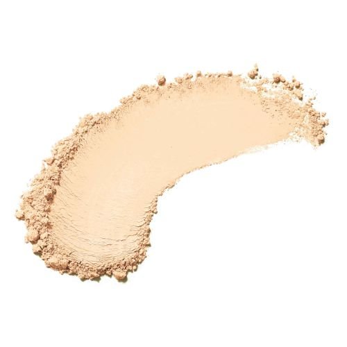Na fotografii je sypký pudr Jane Iredale Amazing Matte™.  Produkt má jemně mletou matnou formuli a je k dostání ve velmi světlém neutrálním béžovém odstínu. Pudr neobsahuje krycí barvu, takže je vhodný pro všechny typy pleti.